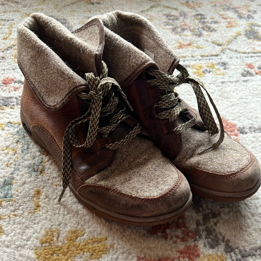 Chaco Barbary boot -pinecone - size 9.5 Women’s